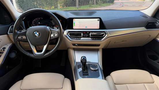 BMW-320i-2021