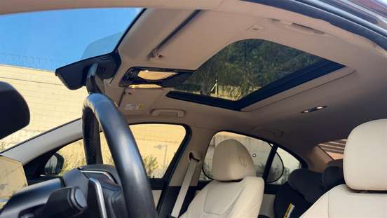 BMW-320i-2021