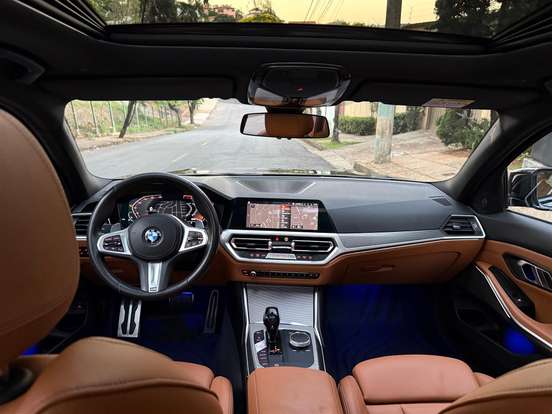 BMW-320i-2020