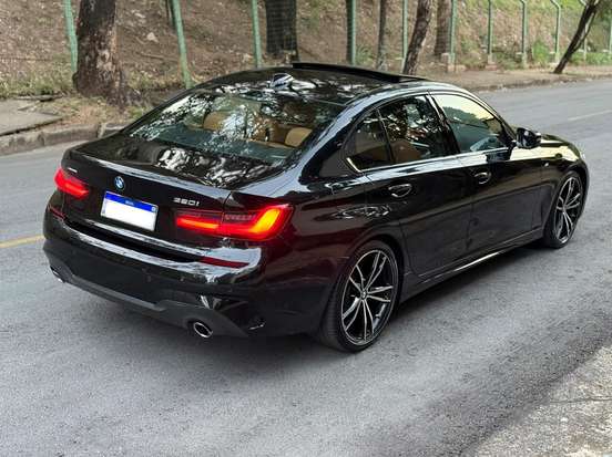 BMW-320i-2020