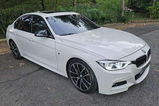 BMW-320i-2016