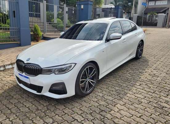 BMW-330i-2019