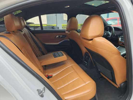BMW-330i-2019