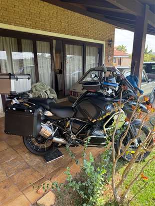 BMW-R 1250 GS ADVENTURE TRIPLE BLACK-2024