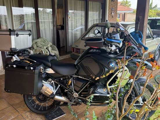 BMW-R 1250 GS ADVENTURE TRIPLE BLACK BMW-R 1250 GS ADVENTURE TRIPLE BLACK-2024