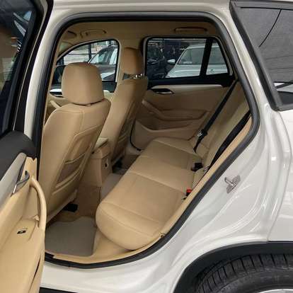 BMW-X1-2012