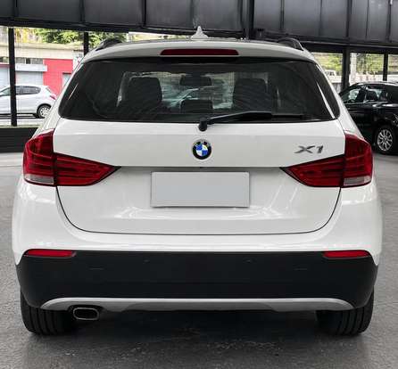 BMW-X1-2012