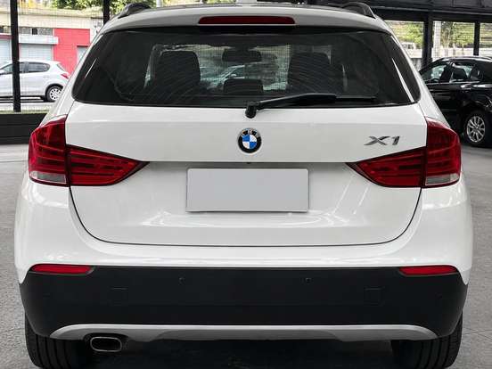 BMW-X1-2.0 16V GASOLINA SDRIVE18I TOP 4P AUTOMÁTICO BMW-X1-2012