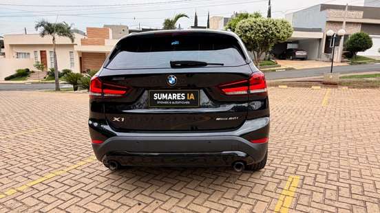 BMW-X1-2021