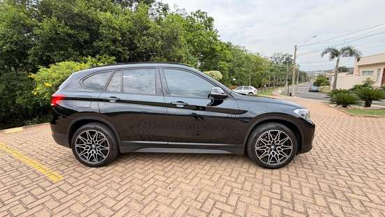 BMW-X1-2021