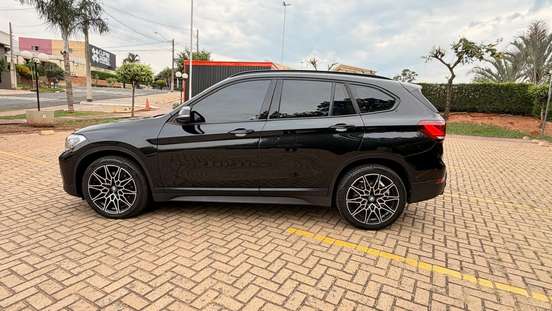 BMW-X1-2021