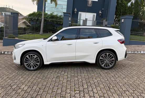 BMW-X1-2024