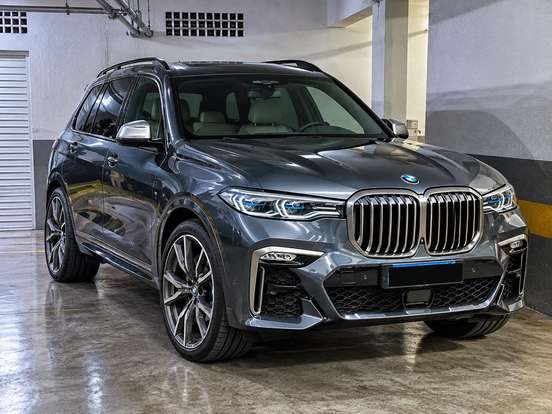 BMW-X7-2021