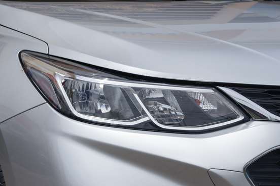CHEVROLET-CRUZE-2018