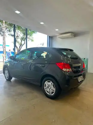 CHEVROLET-ONIX-2016