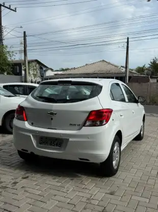 CHEVROLET-ONIX-2015