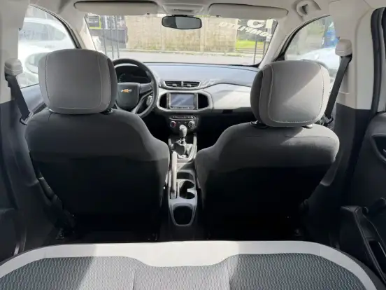 CHEVROLET-ONIX-2015
