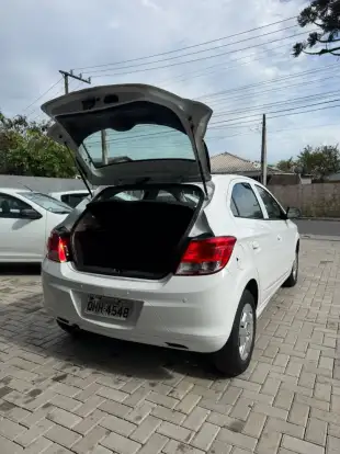 CHEVROLET-ONIX-2015