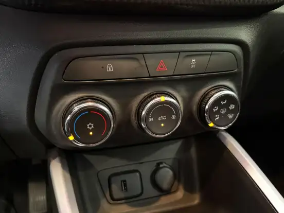 CHEVROLET-ONIX-2020