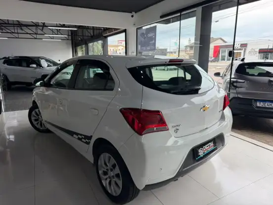 CHEVROLET-ONIX-1.4 MPFI LT 8V FLEX 4P MANUAL CHEVROLET-ONIX-2018