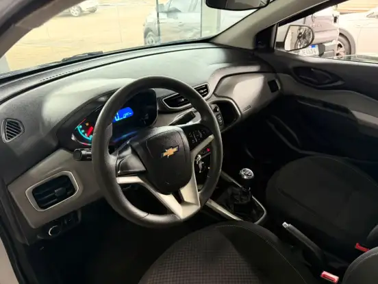 CHEVROLET-ONIX-2018