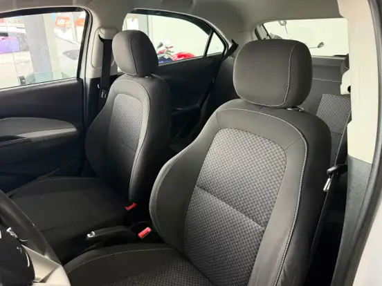 CHEVROLET-ONIX-2018