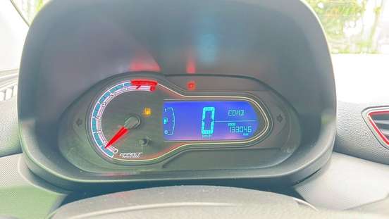 CHEVROLET-ONIX-2014
