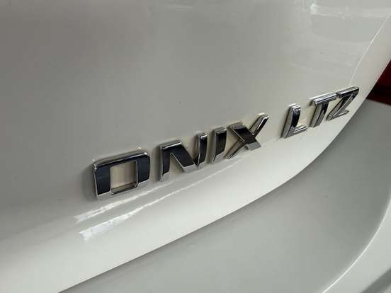 CHEVROLET-ONIX-2015