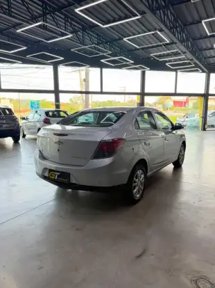 CHEVROLET-PRISMA-2013