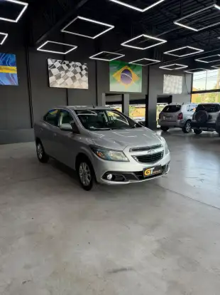 CHEVROLET-PRISMA-2013