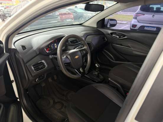 CHEVROLET-PRISMA-2018