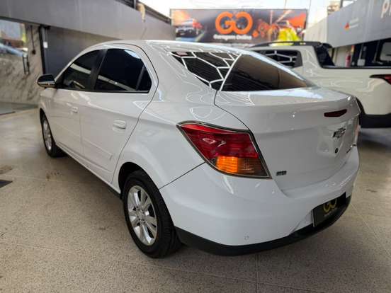 CHEVROLET-PRISMA-2013