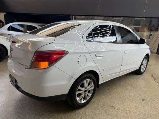 CHEVROLET-PRISMA-2013