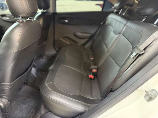 CHEVROLET-PRISMA-2013