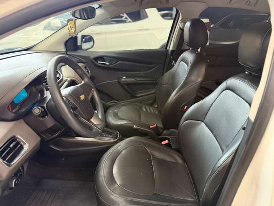 CHEVROLET-PRISMA-2013
