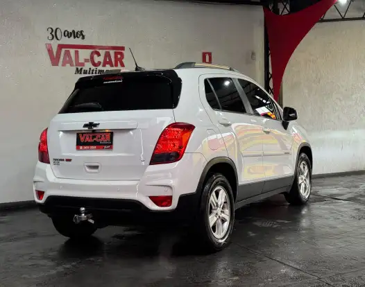 CHEVROLET-TRACKER-2016