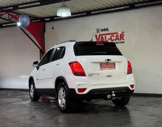 CHEVROLET-TRACKER-2016