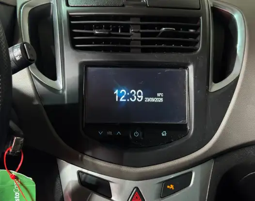 CHEVROLET-TRACKER-2015