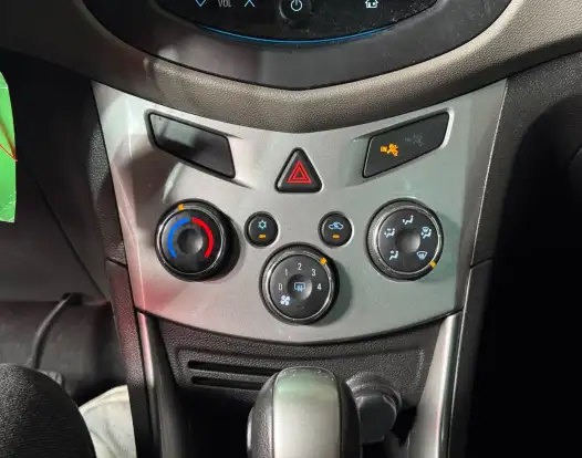 CHEVROLET-TRACKER-2015