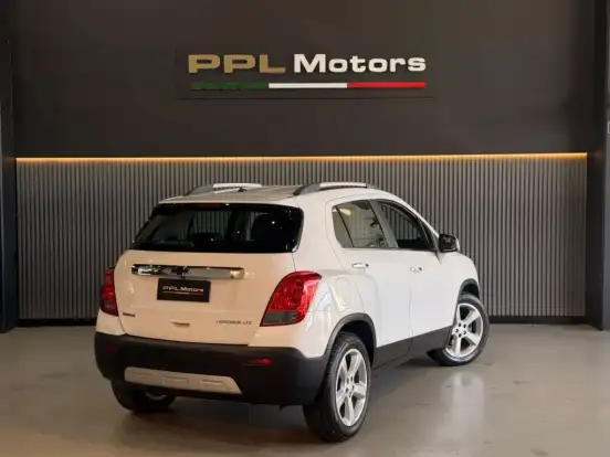 CHEVROLET-TRACKER-2015