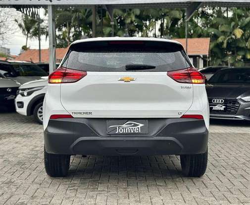 CHEVROLET-TRACKER-2023