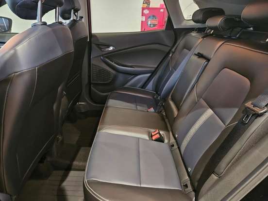 CHEVROLET-TRACKER-2023