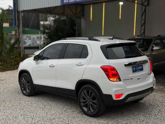 CHEVROLET-TRACKER-2017