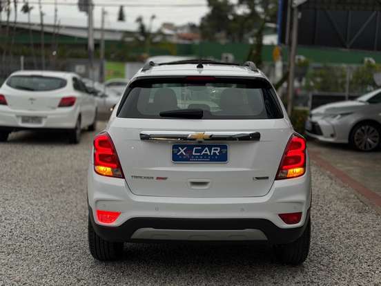 CHEVROLET-TRACKER-2017