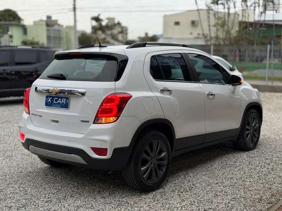CHEVROLET-TRACKER-2017