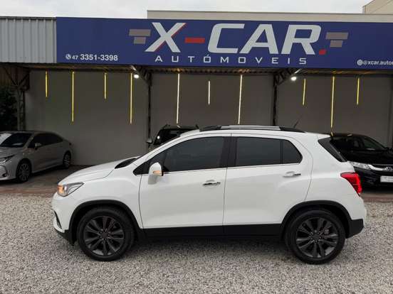 CHEVROLET-TRACKER-2017