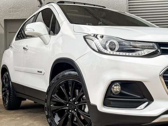 CHEVROLET-TRACKER-2019