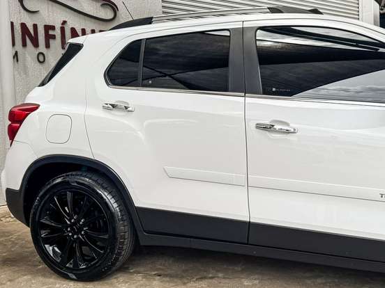 CHEVROLET-TRACKER-2019