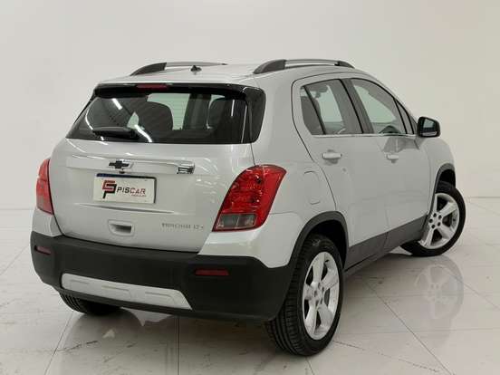 CHEVROLET-TRACKER-2015