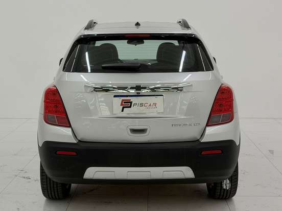 CHEVROLET-TRACKER-2015